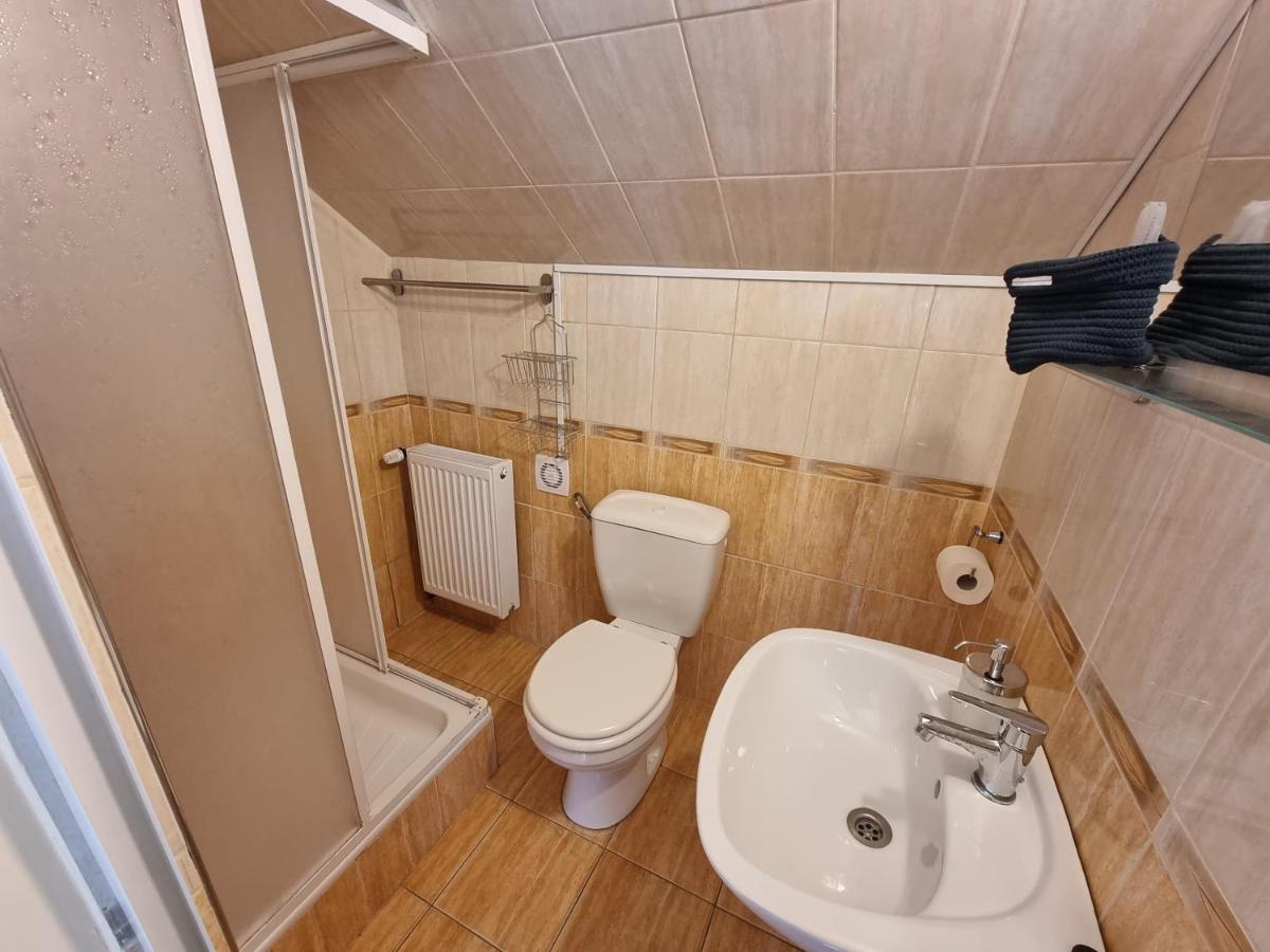 Отель Abigel 2 Vendeghaz Мишкольц Экстерьер фото