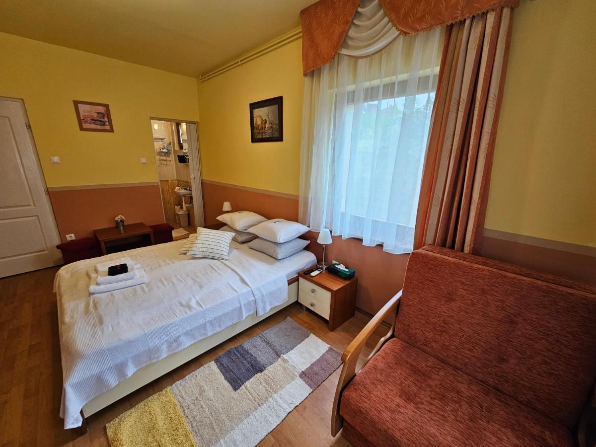 Отель Abigel 2 Vendeghaz Мишкольц Экстерьер фото